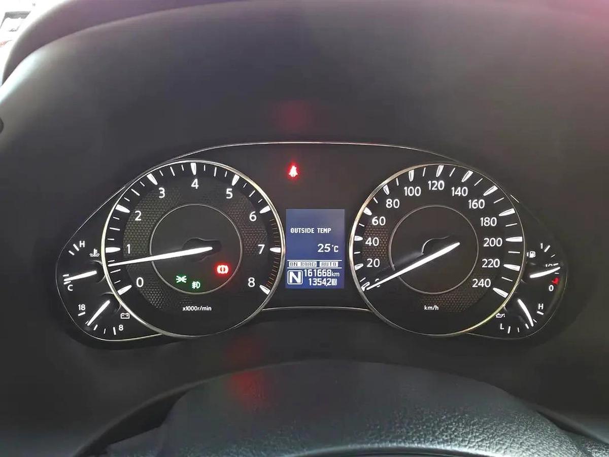 Nissan Patrol SE Platinum V6 Full Option Original Paint Gcc Single Owner Well Maintained In Company-4-4