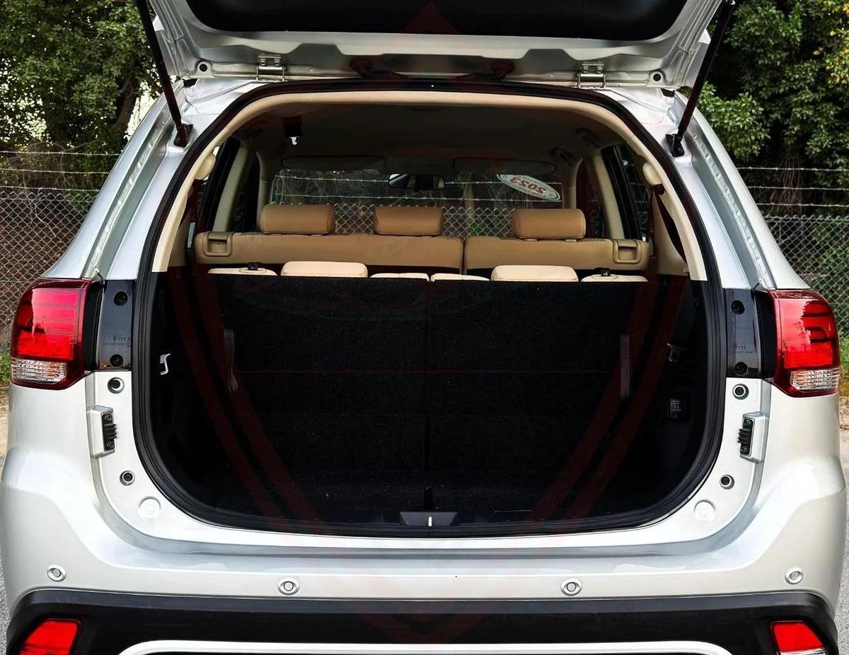 Used Mitsubishi Outlander 2023-3-3