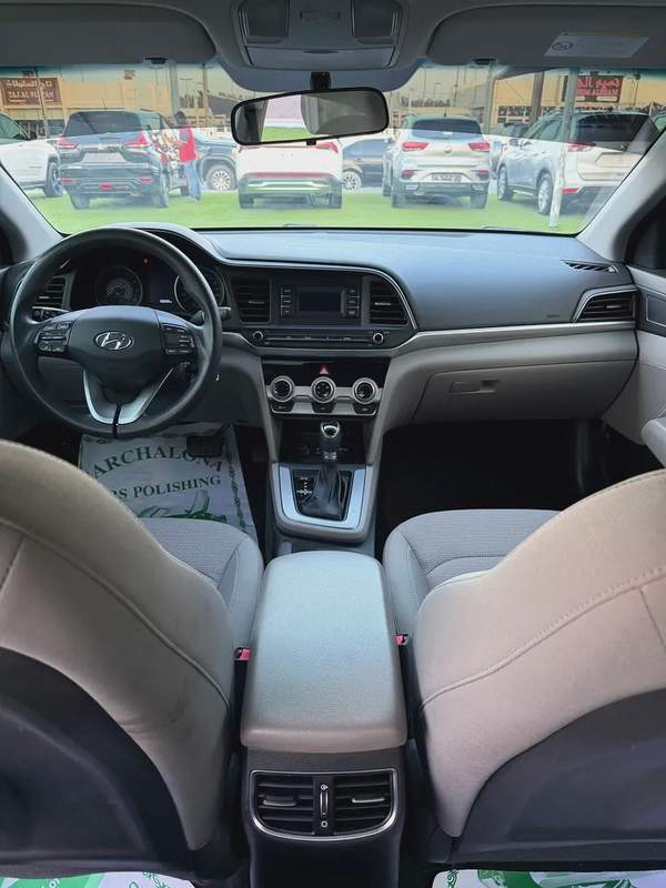 Hyundai Elantra GLS 2019 - GCC Specs - Excellent Condition