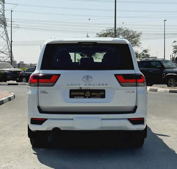 2022 Toyota Land Cruiser VXR 3.5 Twin Turbo, GCC Specifications