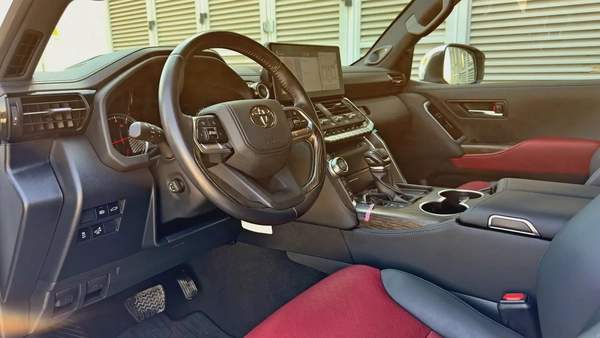 2022 Toyota Land Cruiser VXR 3.5 Twin Turbo, GCC Specifications