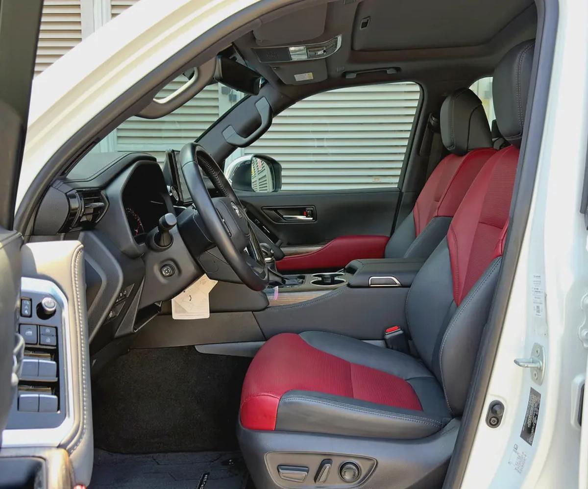 2022 Toyota Land Cruiser VXR 3.5 Twin Turbo, GCC Specifications-8-8