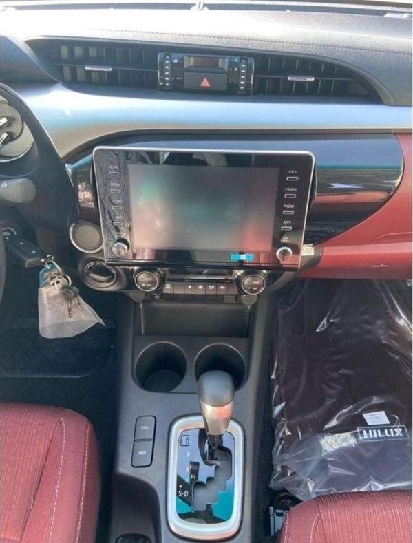 Toyota Hilux 2023 Toyota Hilux 2700cc Full Option Automatic With Rear Camera Zero KM