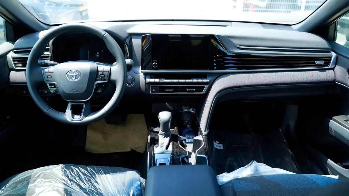 2026 Toyota Camry LE - GCC Specs - Like New!-1-1
