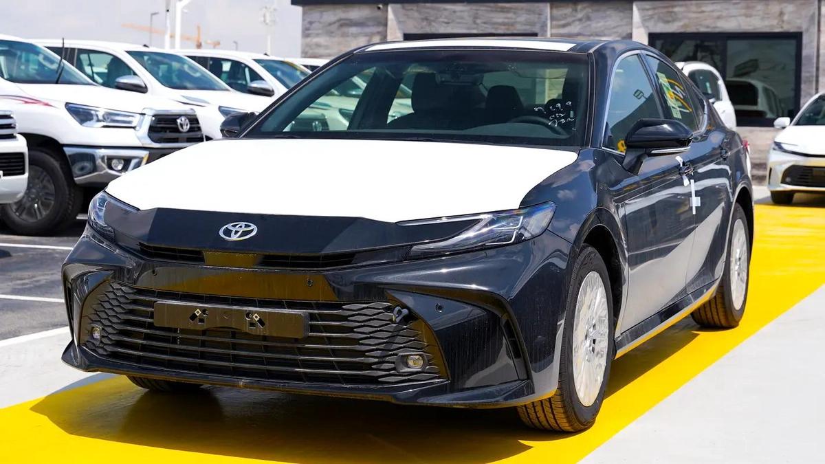 2026 Toyota Camry LE - GCC Specs - Like New!-12-12
