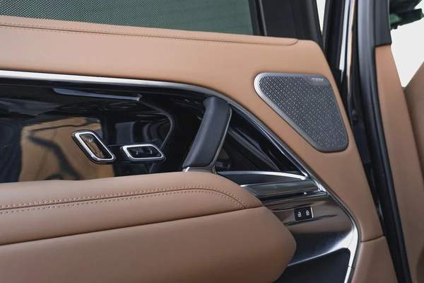 2025 Range Rover Vogue Autobiography V8 P530 | Brand New | Export Only | AED 699,000