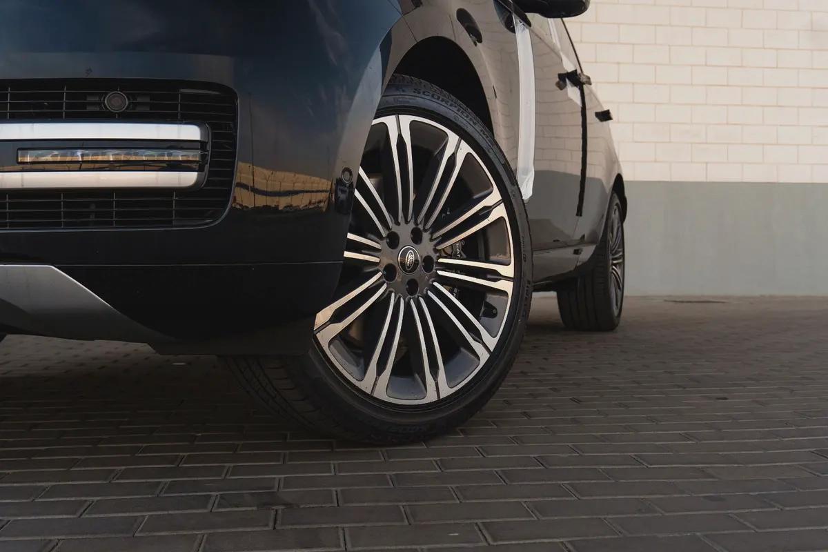 2025 Range Rover Vogue Autobiography V8 P530 | Brand New | Export Only | AED 699,000-6-6