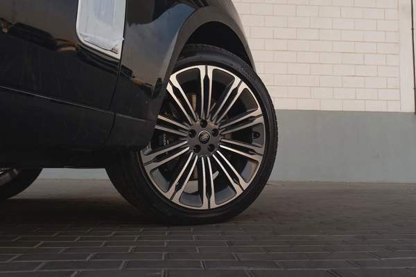 2025 Range Rover Vogue Autobiography V8 P530 | Brand New | Export Only | AED 699,000