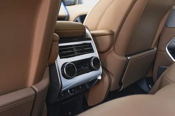 2025 Range Rover Vogue Autobiography V8 P530 | Brand New | Export Only | AED 699,000