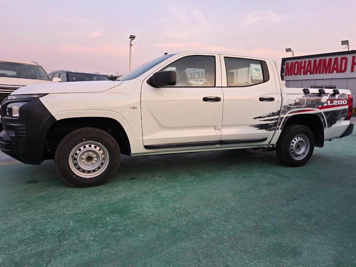 Mitsubishi L200 GL 2.4L (128 HP) Double Cab Utility-1-1