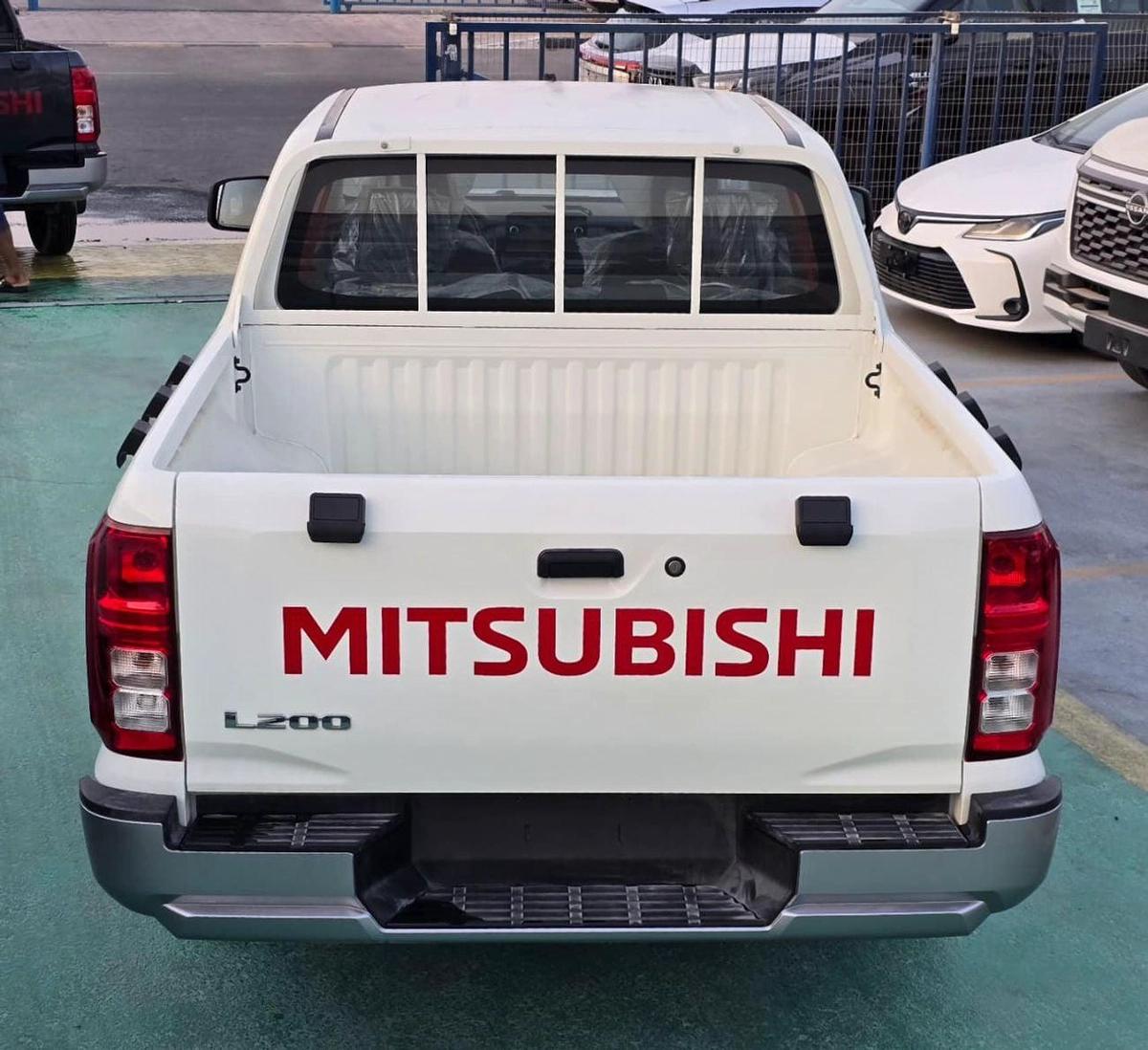 Mitsubishi L200 GL 2.4L (128 HP) Double Cab Utility-8-8