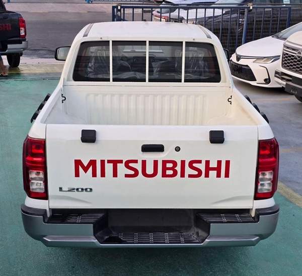 Mitsubishi L200 GL 2.4L (128 HP) Double Cab Utility