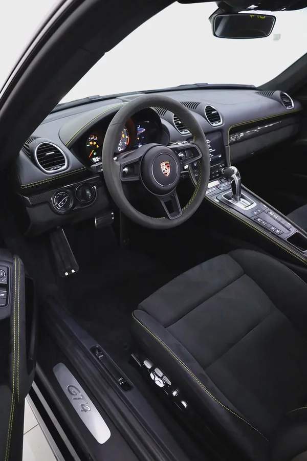 PORSCHE GT4 CARBON PACKAGE + PREMIUM RIMS + FULLY LOADED + WARRANTY UNTIL JUNE 2027