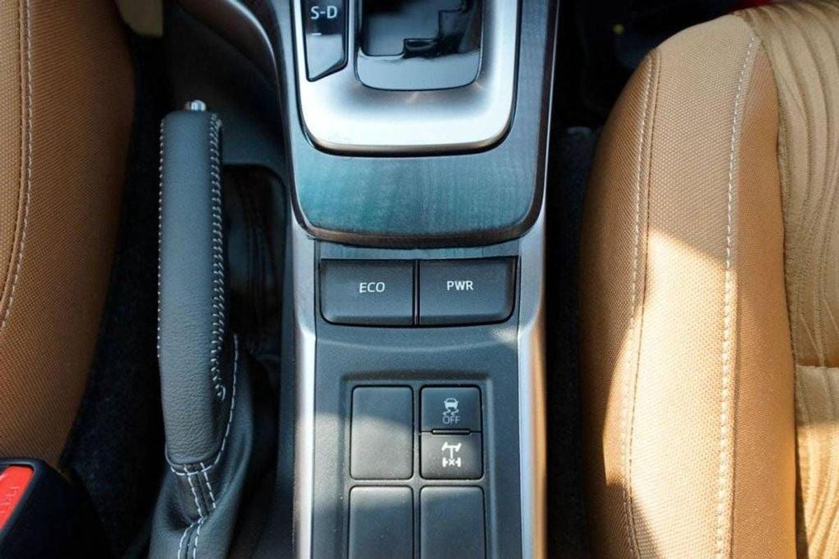 Toyota Fortuner 4.0L GXR-14-14