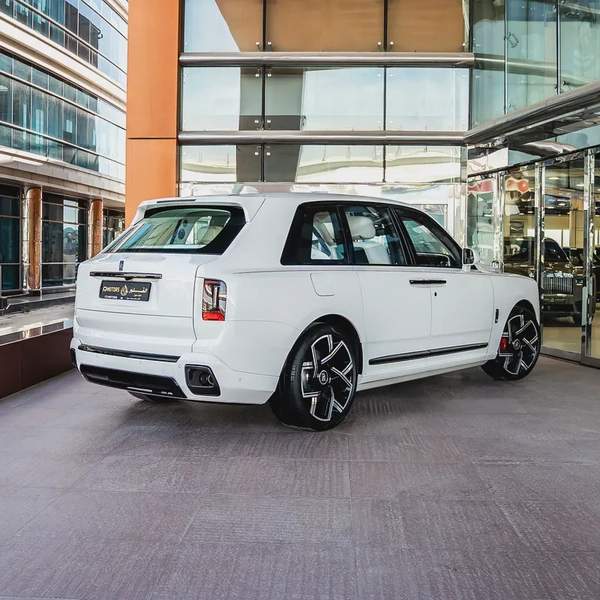 2025 ROLLS ROYCE CULLINAN BLACK BADGE ( BRAND NEW )
