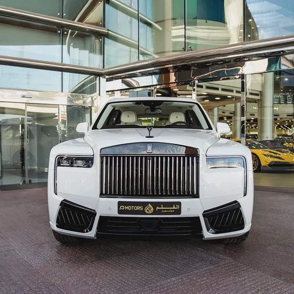 2025 ROLLS ROYCE CULLINAN BLACK BADGE ( BRAND NEW )