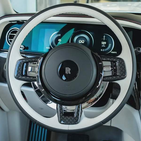 2025 ROLLS ROYCE CULLINAN BLACK BADGE ( BRAND NEW )