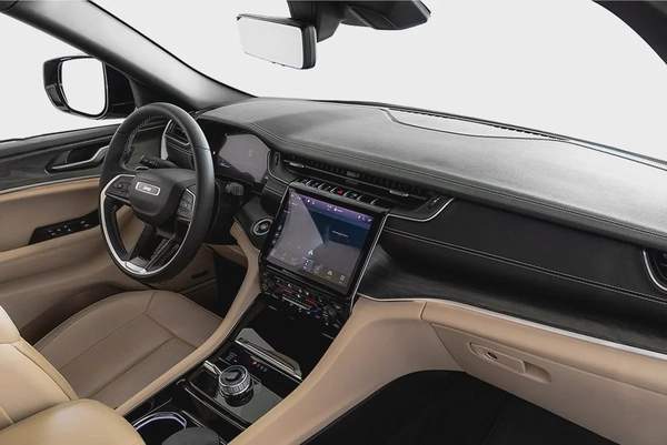 2,853 AED / 60 months | 0% DP | 2023 Jeep Grand Cherokee Limited + / Jeep Warranty