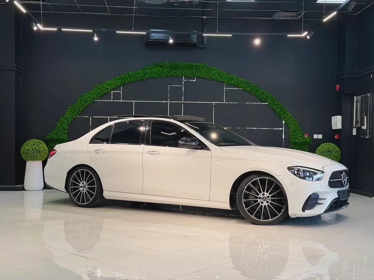 Mercedes-Benz E 300 - 2021 - GCC Specs - Excellent Condition-4-4