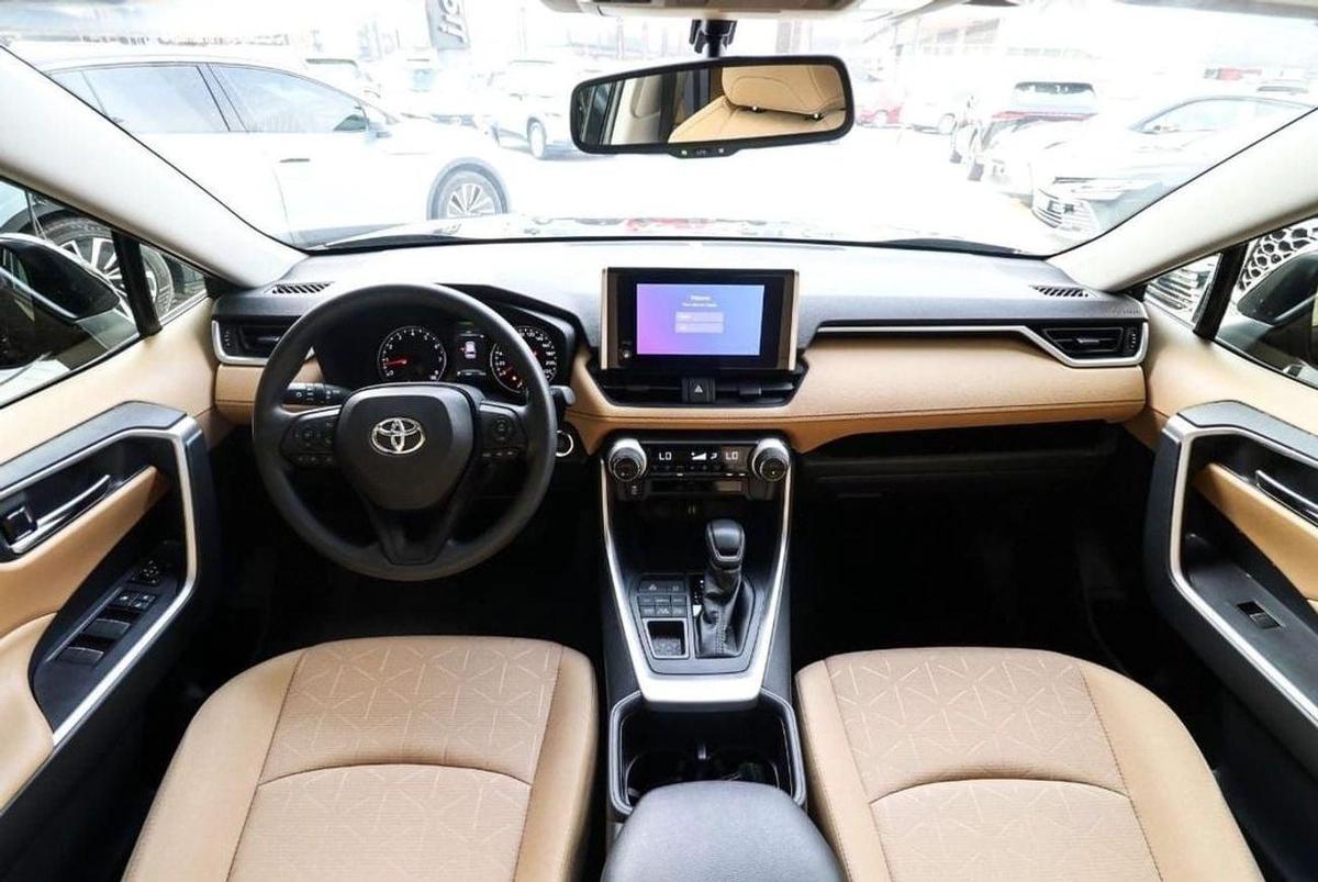 Toyota RAV4 RAV4 XLE 2.0L MED OPTION SUNROOF 20223-6-6