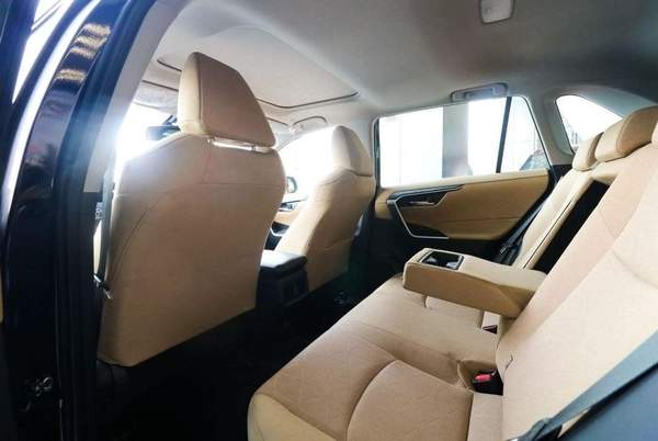 Toyota RAV4 RAV4 XLE 2.0L MED OPTION SUNROOF 20223