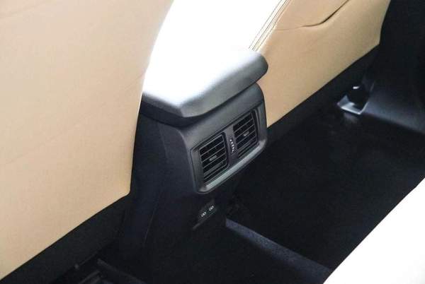 Toyota RAV4 RAV4 XLE 2.0L MED OPTION SUNROOF 20223