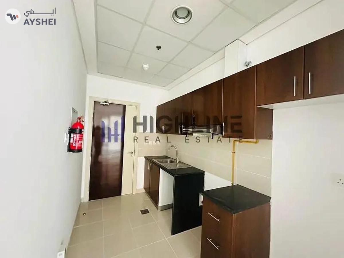 Sun-Drenched Apartment with a Modern Touch-9-9