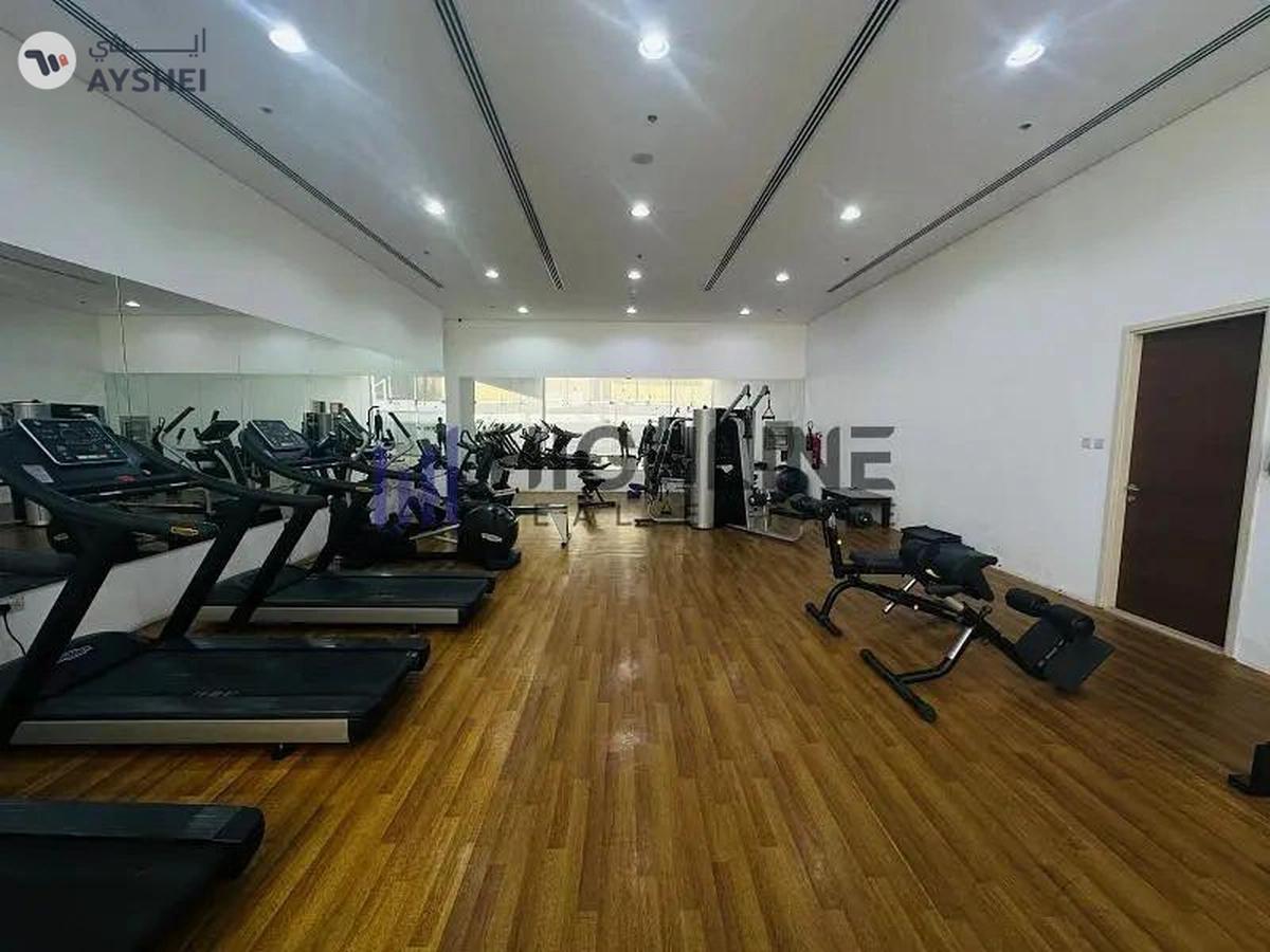 Sun-Drenched Apartment with a Modern Touch-14-14