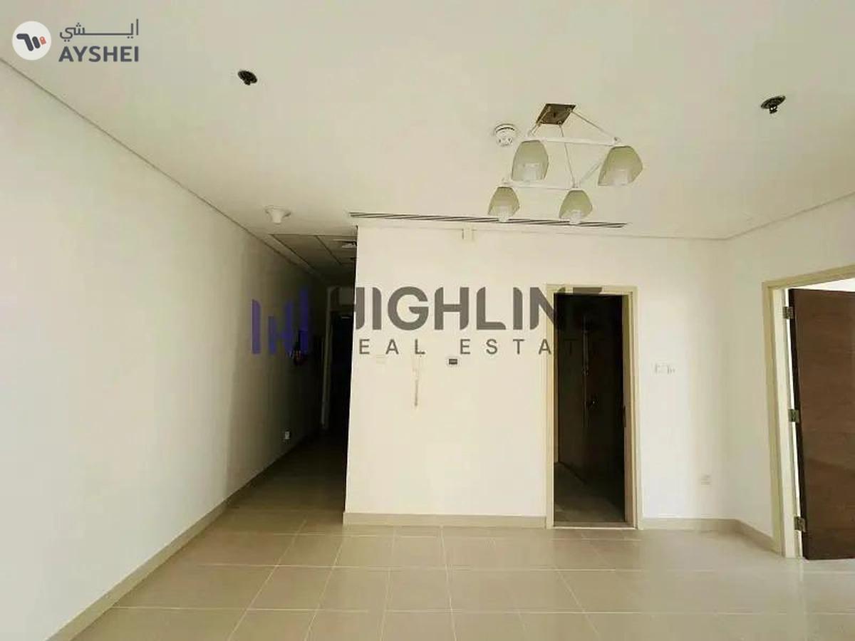 Sun-Drenched Apartment with a Modern Touch-3-3