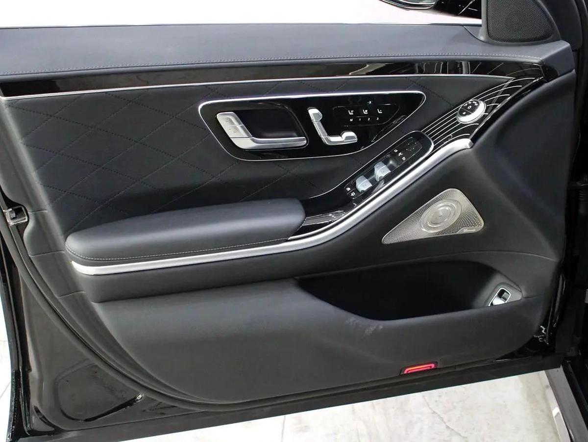 2024 - Mercedes-Benz S580 4Matic V8 with warranty-13-13