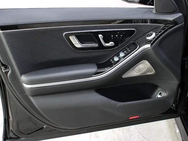 2024 - Mercedes-Benz S580 4Matic V8 with warranty