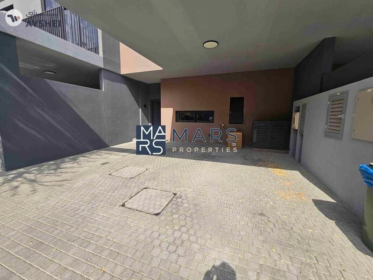 "Stunning 4-Bedroom Middle Unit Townhouse in Masaar – For rent-11-11