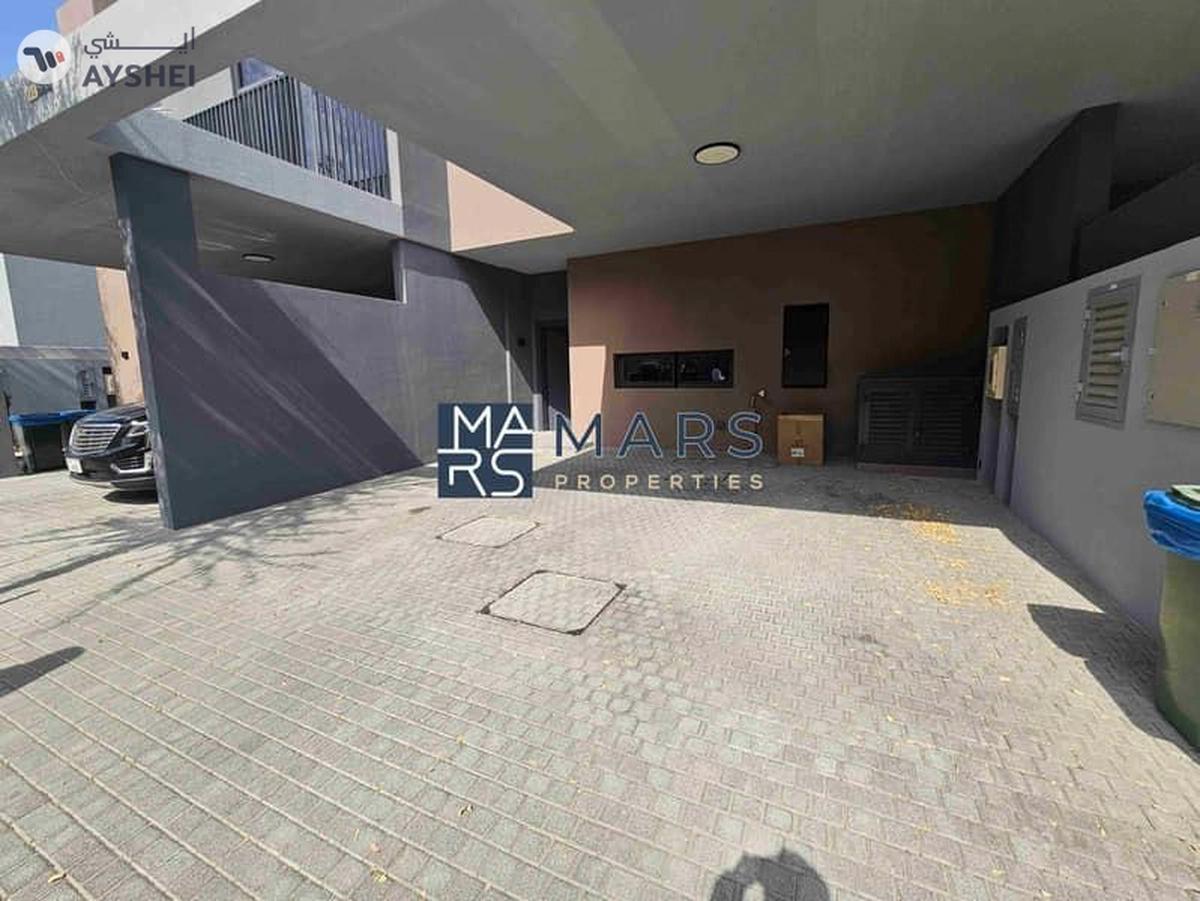 "Stunning 4-Bedroom Middle Unit Townhouse in Masaar – For rent-12-12