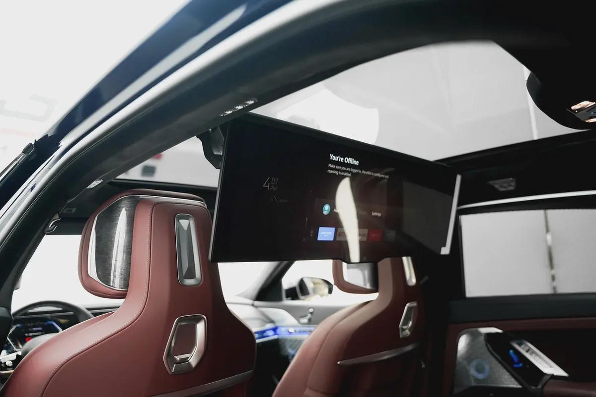 2024 BMW 740i EXECUTIVE WITH 5 YEARS WARRANTY AND SERVICE CONTRACT FROM AGMC-8-8