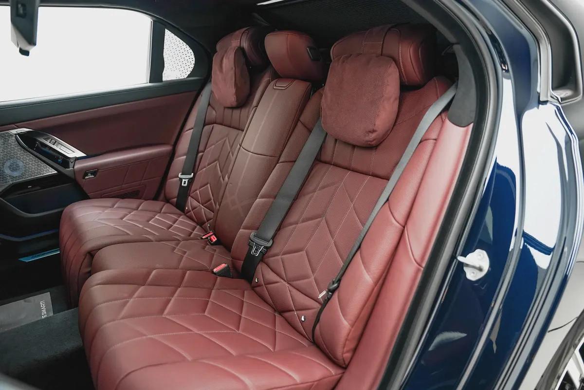 2024 BMW 740i EXECUTIVE WITH 5 YEARS WARRANTY AND SERVICE CONTRACT FROM AGMC-16-16