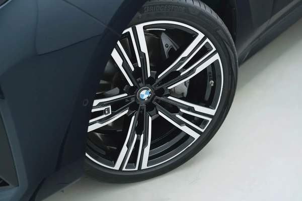 2024 BMW 740i EXECUTIVE WITH 5 YEARS WARRANTY AND SERVICE CONTRACT FROM AGMC