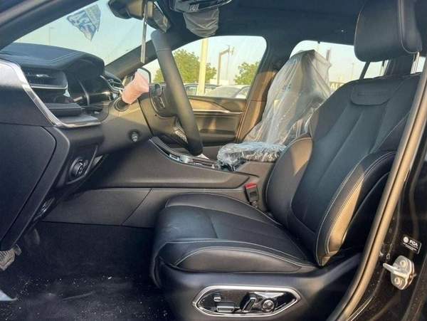 Jeep Grand Cherokee EXPORT PRICE - Grand Cherokee Overland 3.6L