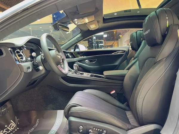 BENTLEY CONTINENTAL GT V8 *ORIGINAL MANSORY* / 2023 / BRAND NEW / FULL CARBON FIBER EXTERIOR