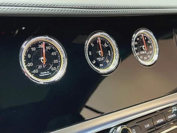BENTLEY CONTINENTAL GT V8 *ORIGINAL MANSORY* / 2023 / BRAND NEW / FULL CARBON FIBER EXTERIOR