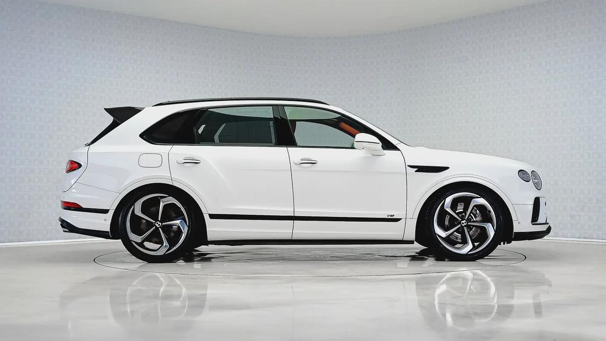 Special Offer | AED 10,330 PM | Carbon Fibre Package | Bentayga V8-3-3