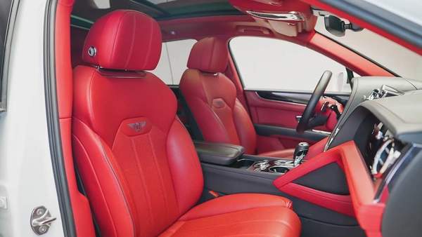 Special Offer | AED 10,330 PM | Carbon Fibre Package | Bentayga V8