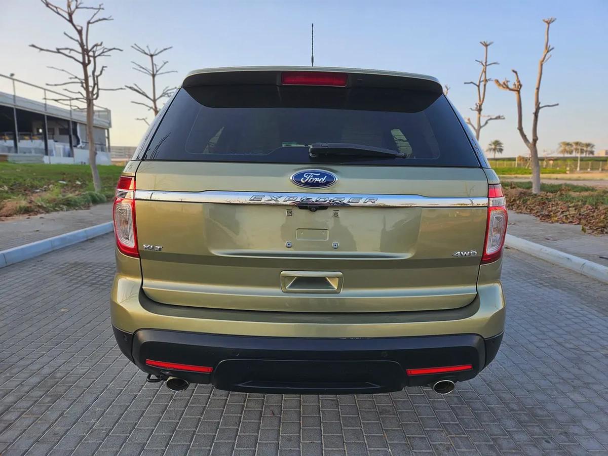 Ford Explorer 2012 GCC Immaculate Condition Family SUV Perfect 7 Seater Car With Low KM-14-14