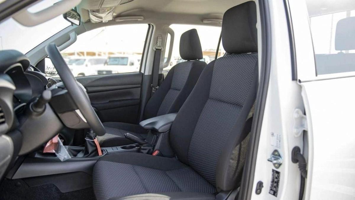Toyota Hilux HILUX 2.4L MED OPTION-15-15