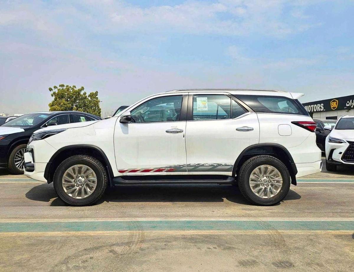 Toyota Fortuner SR5 ADVENTURE / 4.0L V6 PETROL / FRONT PWR SEATS / PUSH START / DIFF LOCK AUTO A/C (CODE # F6HA)-2-2