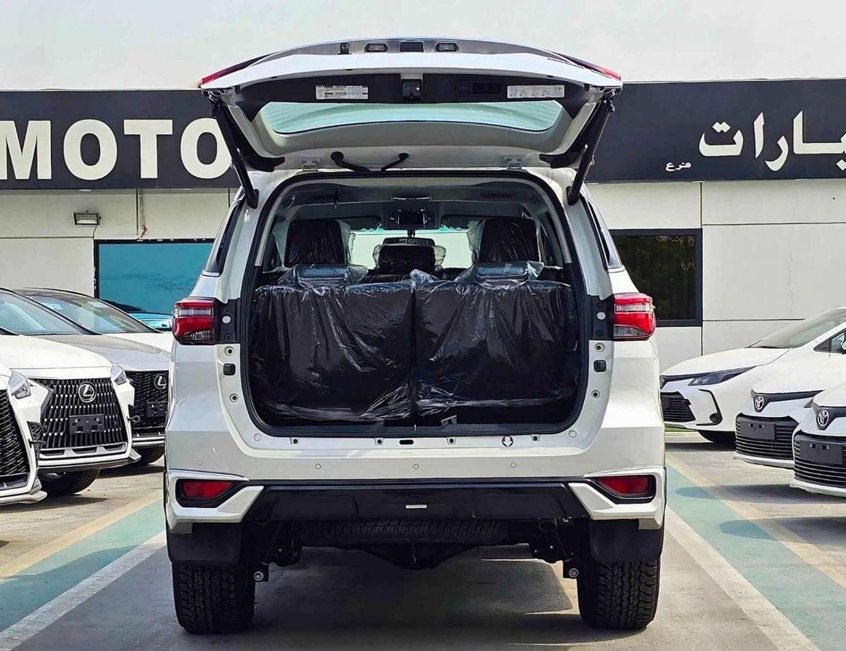 Toyota Fortuner SR5 ADVENTURE / 4.0L V6 PETROL / FRONT PWR SEATS / PUSH START / DIFF LOCK AUTO A/C (CODE # F6HA)-4-4