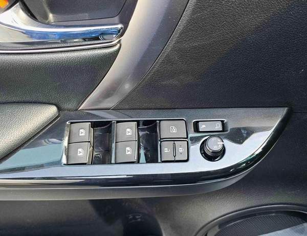 Toyota Fortuner SR5 ADVENTURE / 4.0L V6 PETROL / FRONT PWR SEATS / PUSH START / DIFF LOCK AUTO A/C (CODE # F6HA)