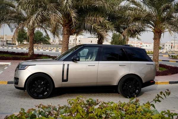Clean Title | Range Rover P530 V8 | Low Km | Black Edition