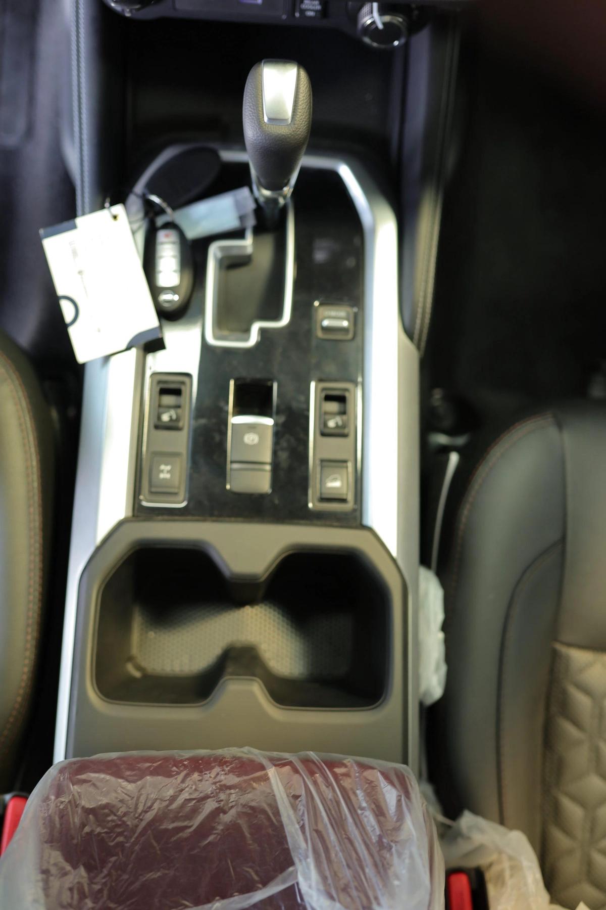 NISSAN XTERRA 2.5L 7AT 4W 7S PETROL PREMIUM-16-16