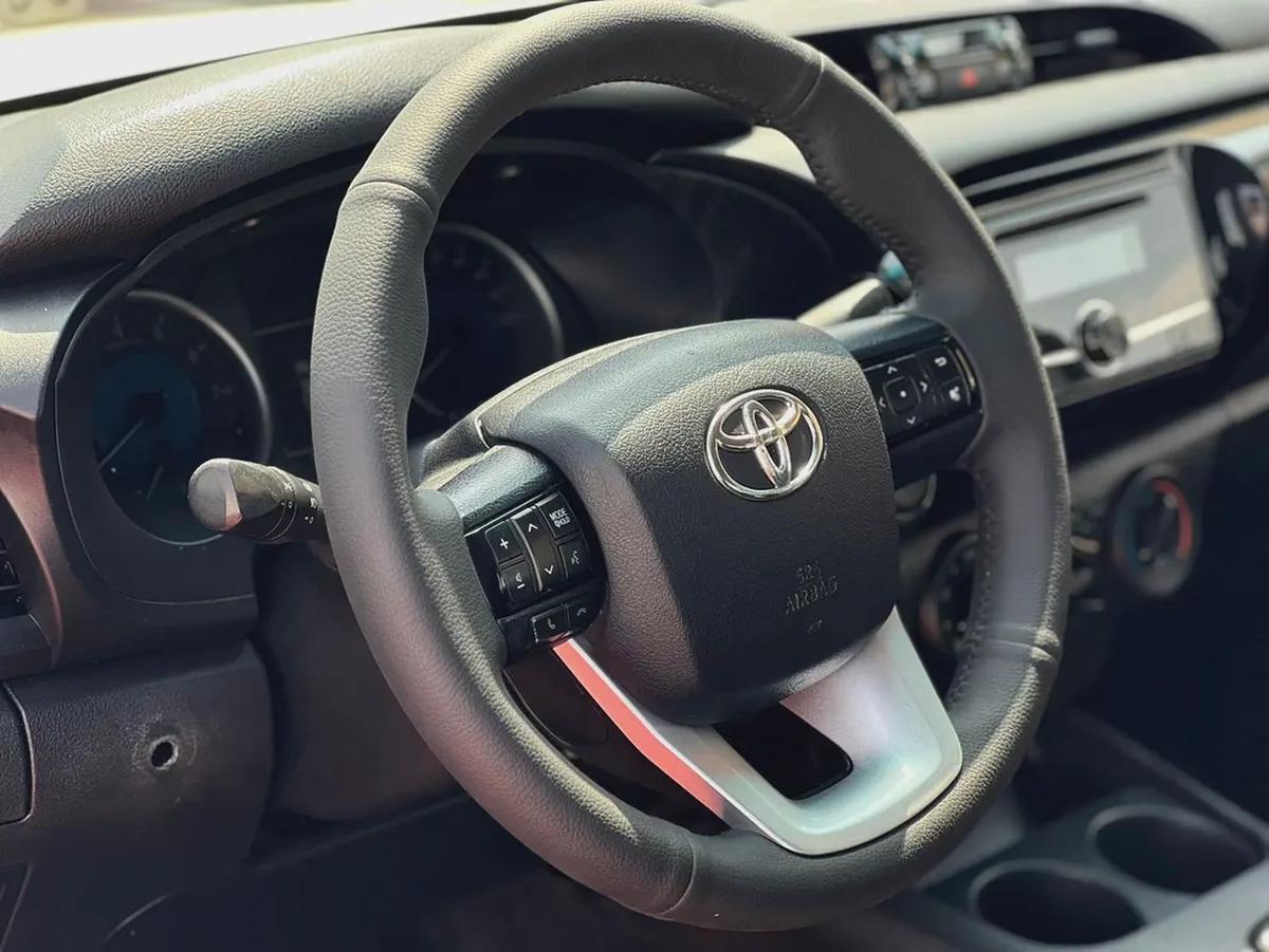 2019 | Toyota Hilux | 4X2 | Full Automatic | Ref#965-14-14