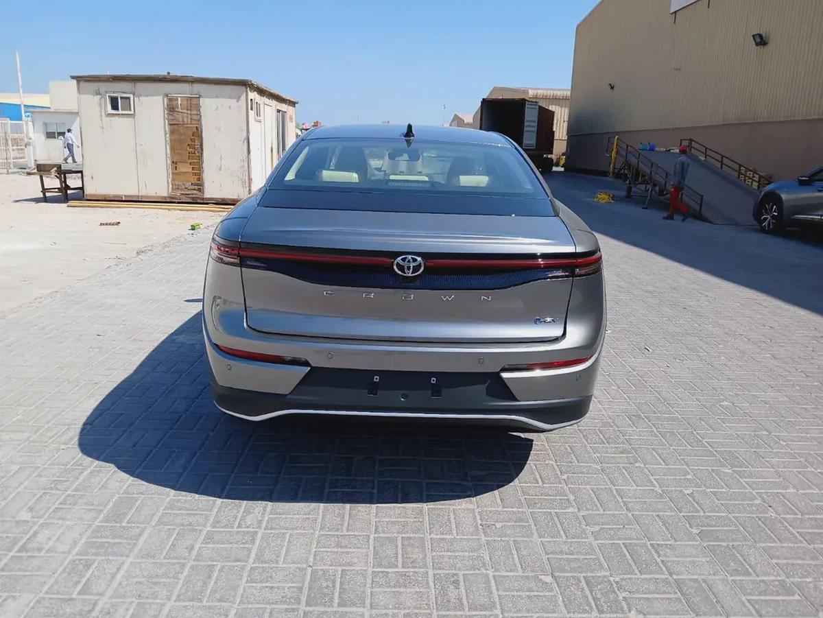 Toyota Crown 2.5L Full Option GCC 2026 0 KM For Export-2-2